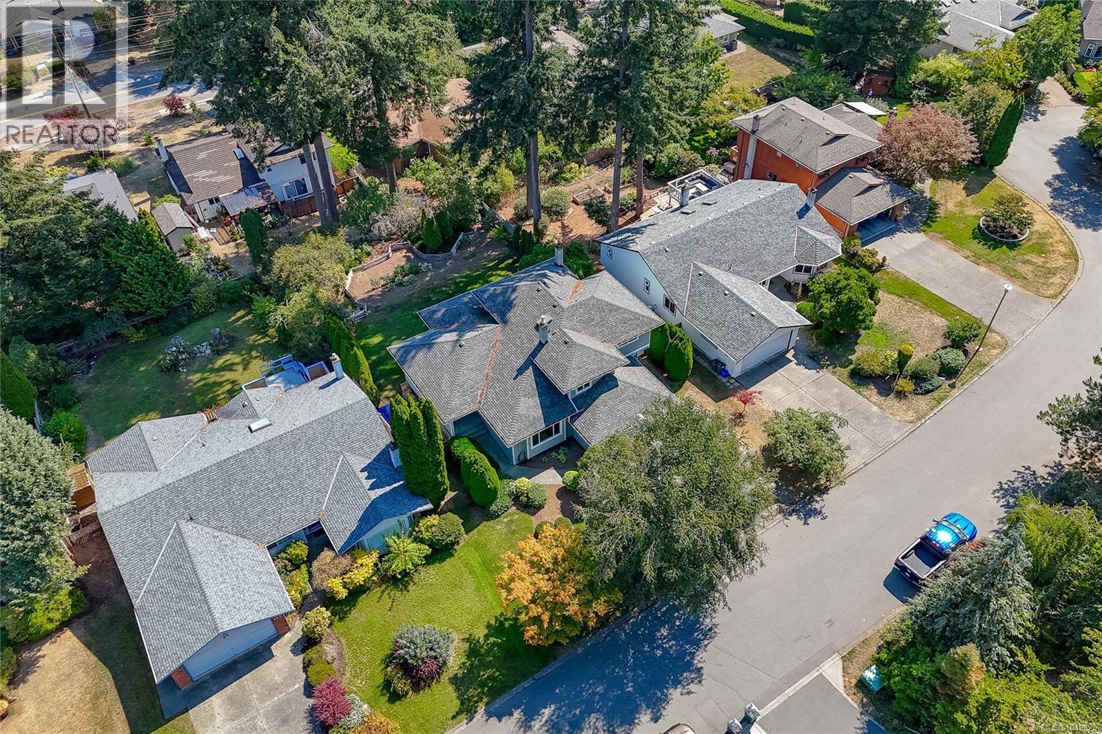  779 Menawood Place, Saanich