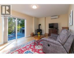 779 Menawood Pl, Saanich, BC V8Y2Z7 Photo 32
