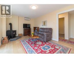 779 Menawood Pl, Saanich, BC V8Y2Z7 Photo 33