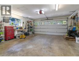 779 Menawood Pl, Saanich, BC V8Y2Z7 Photo 35