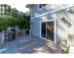 779 Menawood Pl, Saanich, BC V8Y2Z7 Photo 38