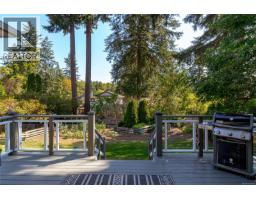 779 Menawood Pl, Saanich, BC V8Y2Z7 Photo 40