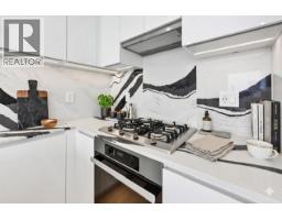 1304 135 E 13th Street, North Vancouver, BC V7L0J8 Photo 9