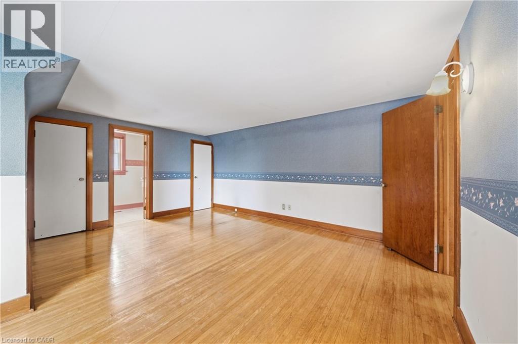 33 THE STRAND Avenue - Image 21