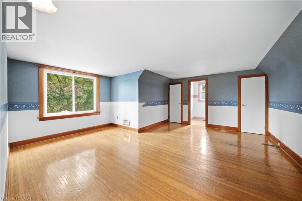 33 THE STRAND Avenue - 20