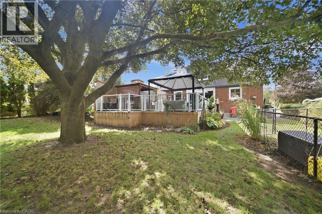 33 THE STRAND Avenue - Image 30