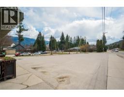 755/789 Columbia Avenue, Castlegar, BC V1N1H1 Photo 20