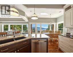 Dining room - 642 Mountain Drive, Vernon, BC V1H2B7 Photo 11