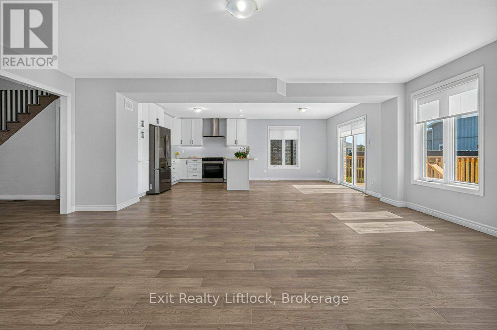 41 MARYANN LANE - 12