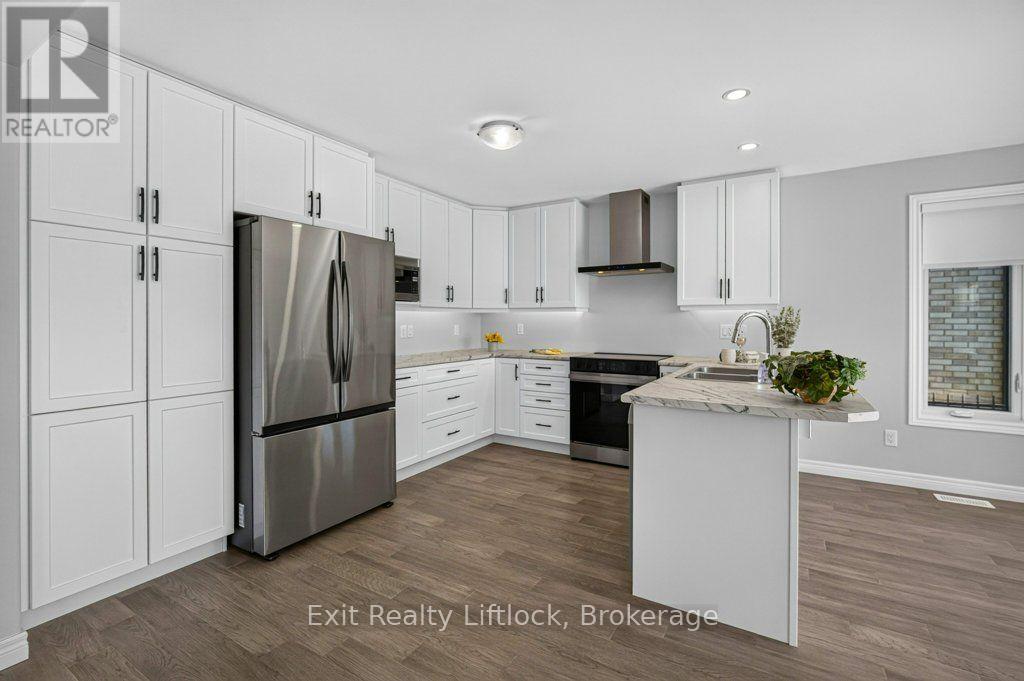 41 MARYANN LANE - 13
