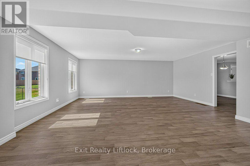 41 MARYANN LANE - 18