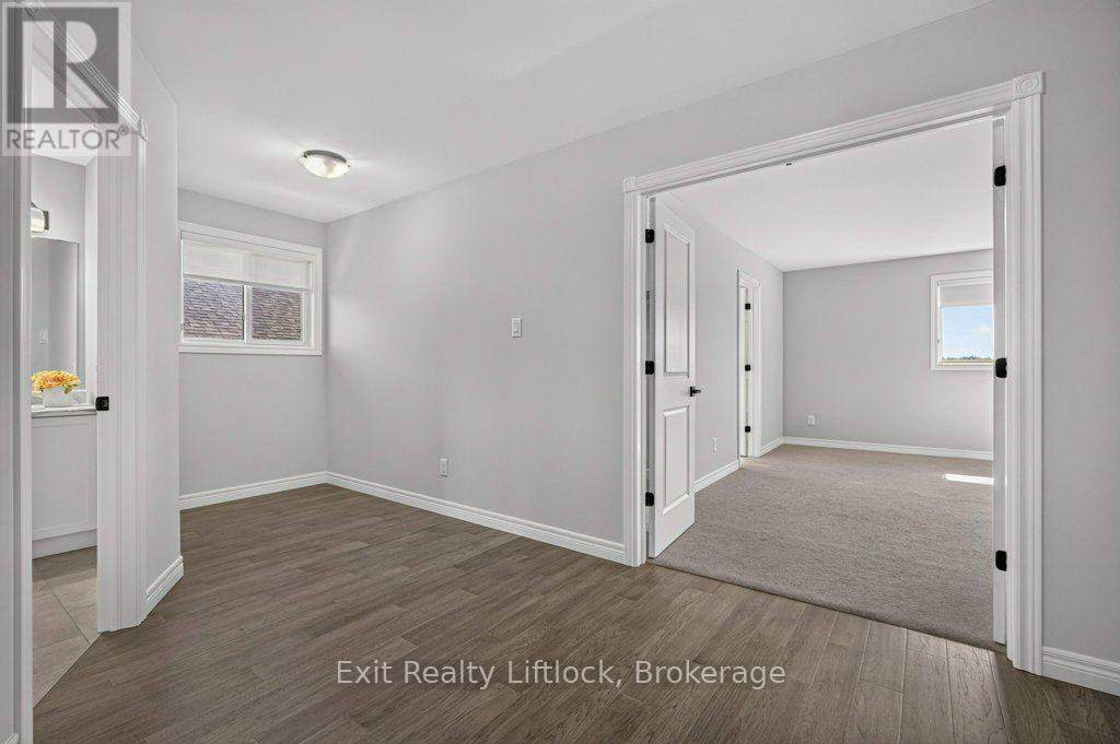 41 MARYANN LANE - 22