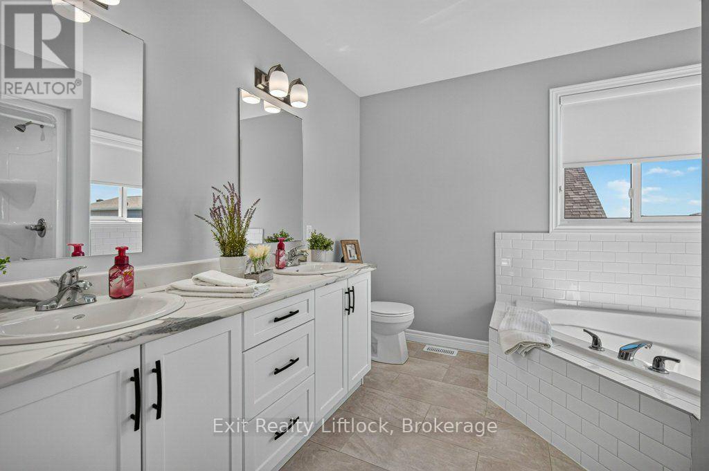 41 MARYANN LANE - 26