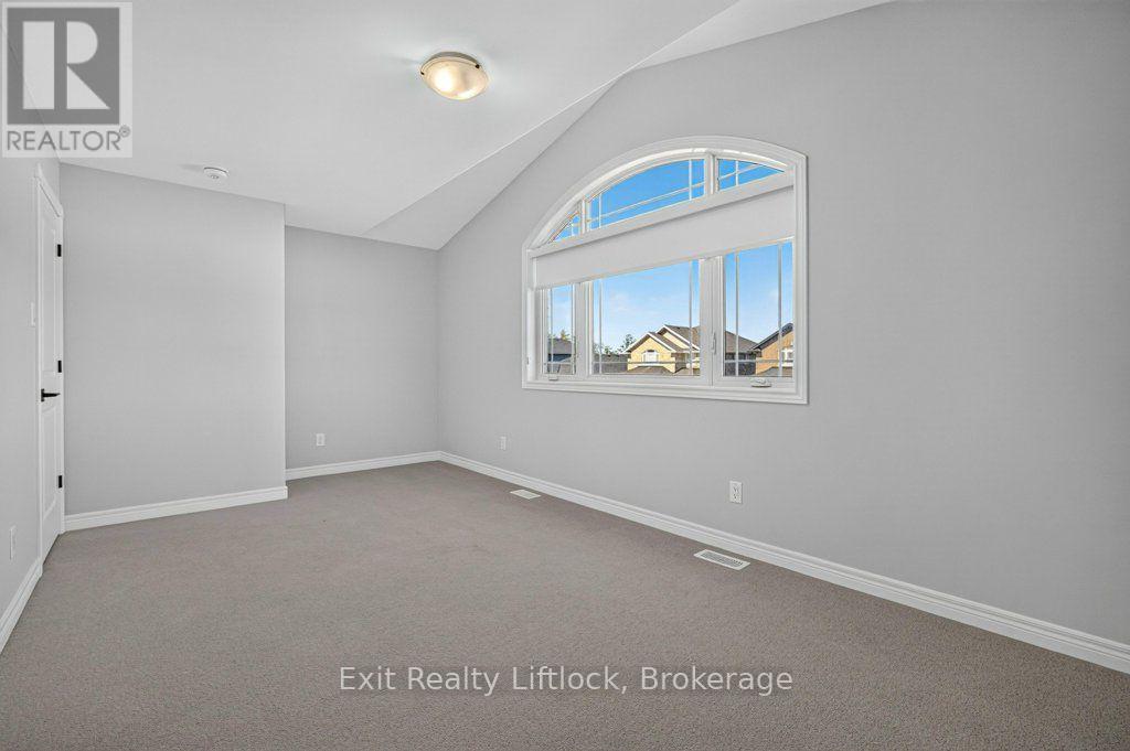 41 MARYANN LANE - 33