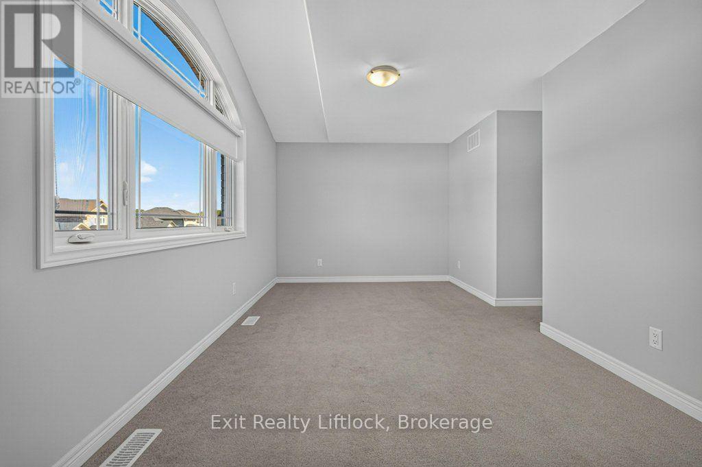 41 MARYANN LANE - 35