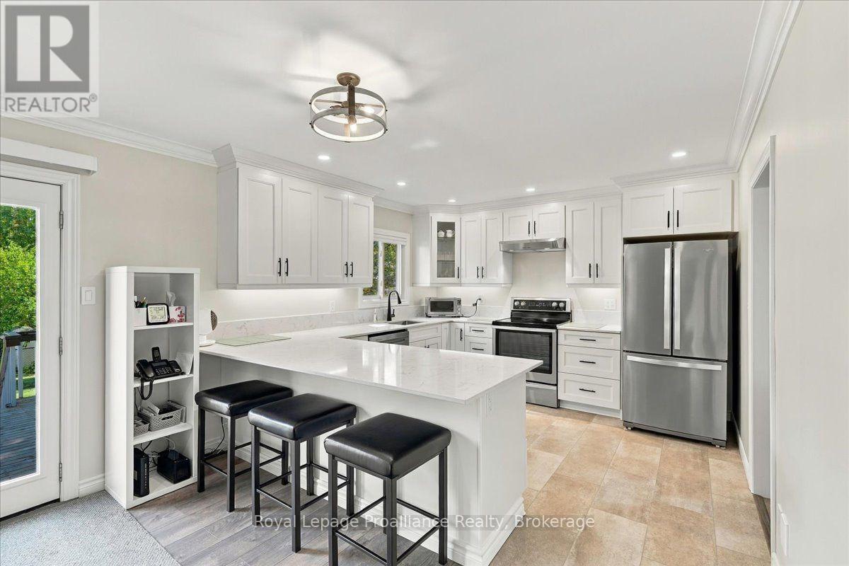 224 DUNDAS STREET W - 13