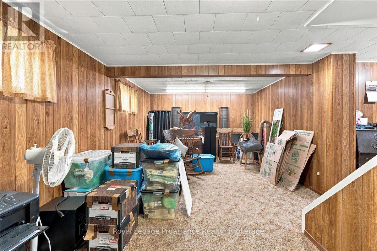 224 DUNDAS STREET W - Image 27