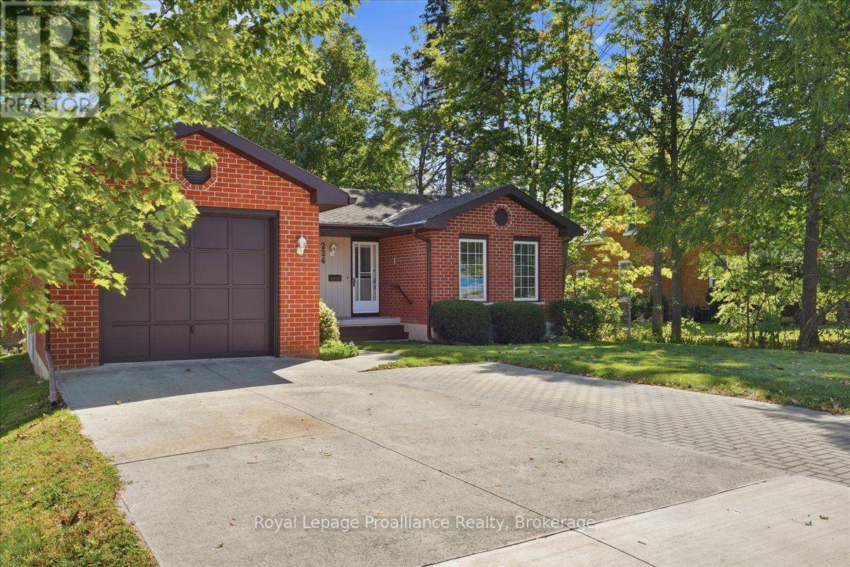 224 Dundas Street West, Greater Napanee (Greater Napanee), Ontario, K7R2A8, Greater Napanee (Greater Napanee), Ontario — photo 4 of 5