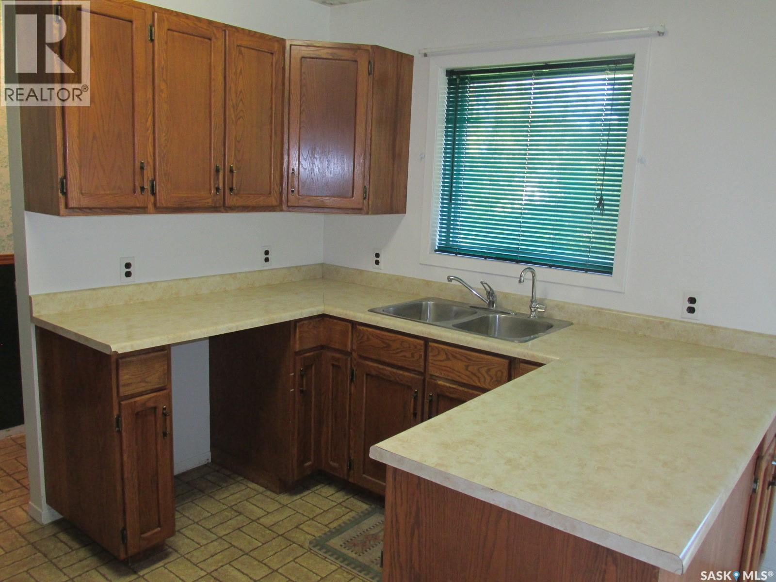 412 Guloien AVENUE, White Fox — photo 9