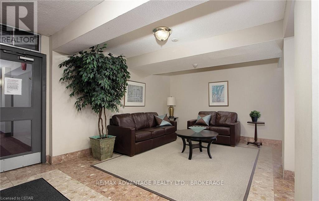 #305 1510 Richmond Street, London North (North G), Ontario, N6G4V2, London North (North G), Ontario — photo 4 of 5