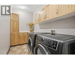 Bedroom - 75 Royal Abbey Rise Nw, Calgary, AB T3G4Y5 Photo 18