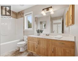 75 Royal Abbey Rise Nw, Calgary, AB T3G4Y5 Photo 32