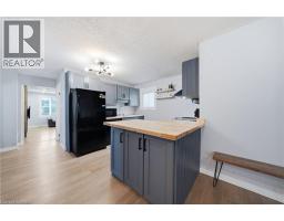 Family room - 49 Seventh Avenue, Brantford, ON N3S1B3 Photo 10