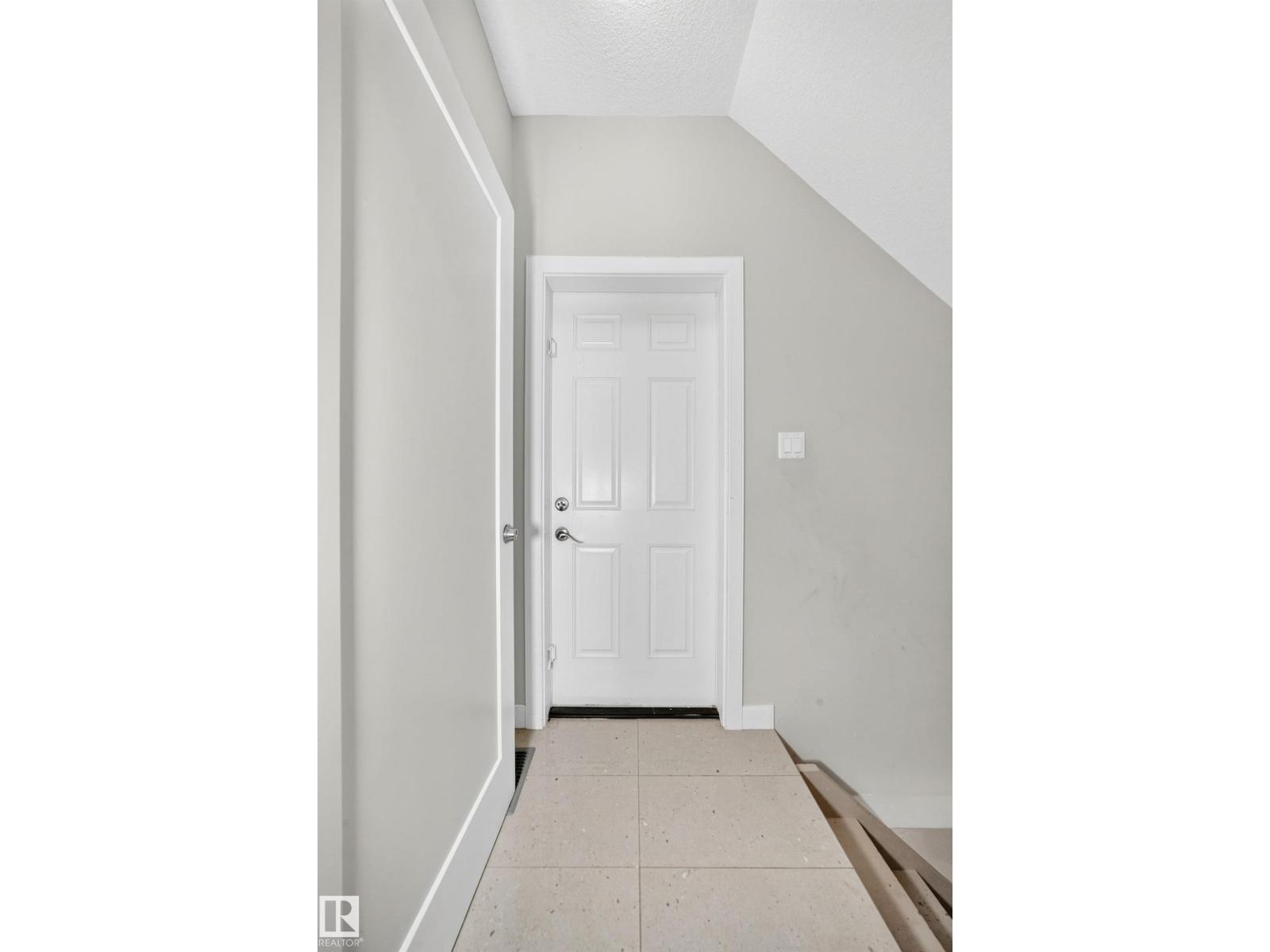 12212 124 ST NW - 38