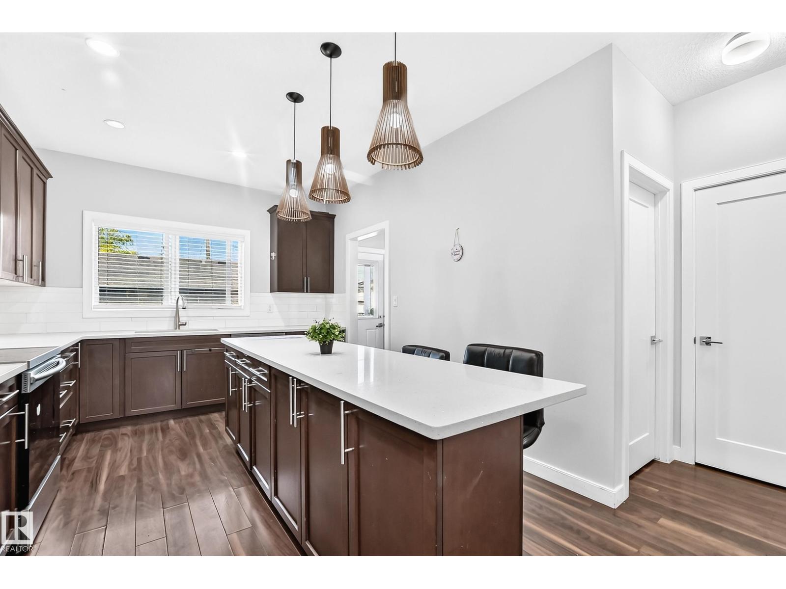 12212 124 ST NW - 6