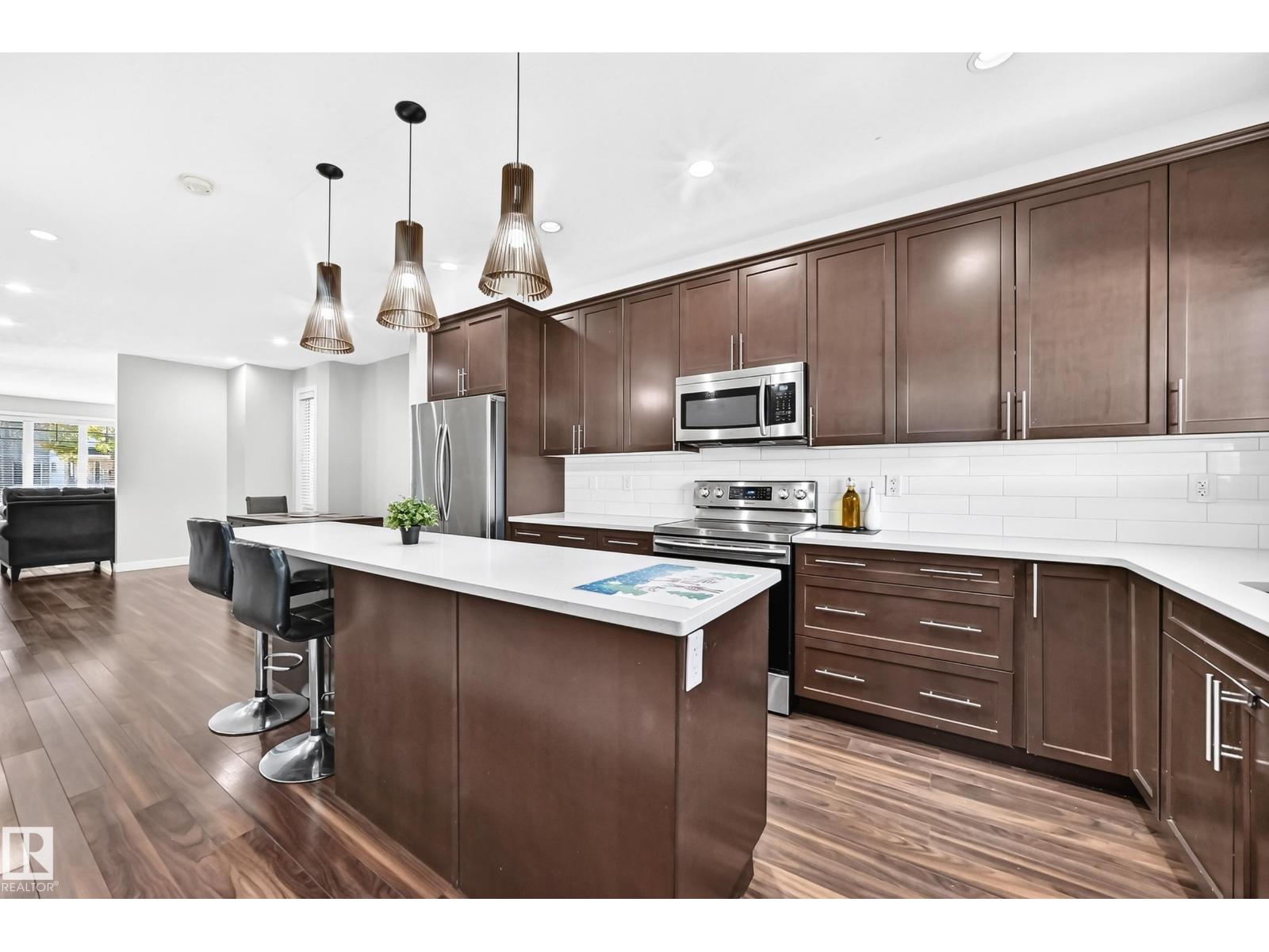 12212 124 ST NW - 8