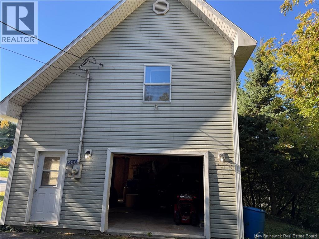 9061 Main Street - 2