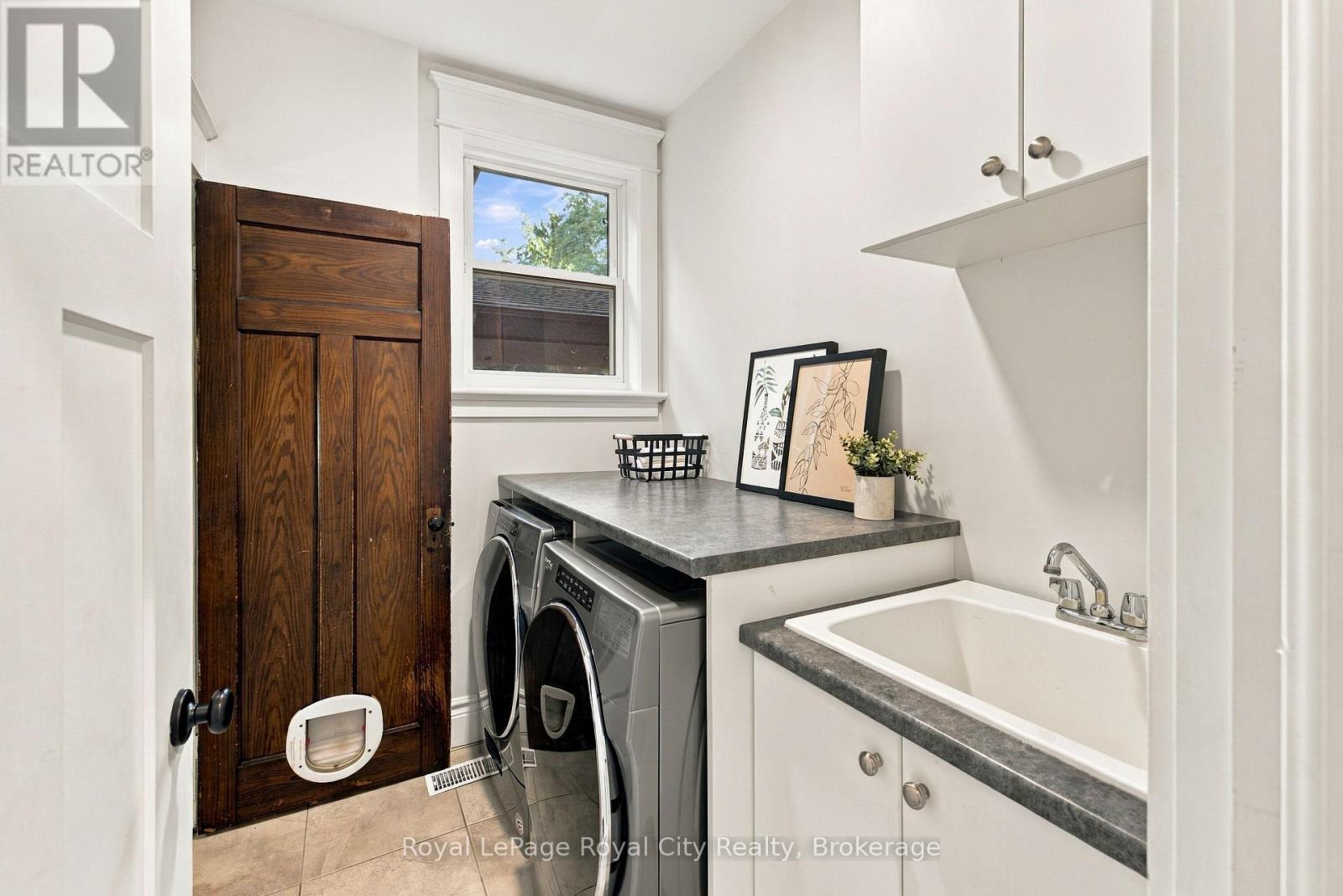 40 LYON AVENUE - Image 18