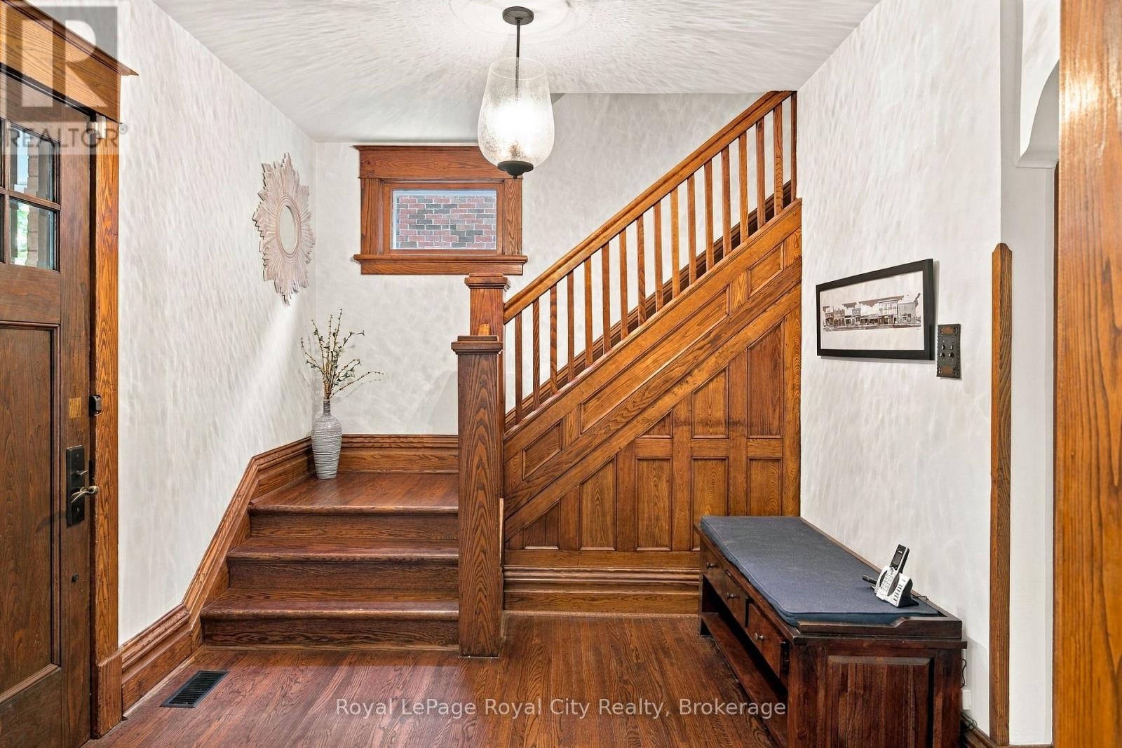 40 LYON AVENUE - Image 19