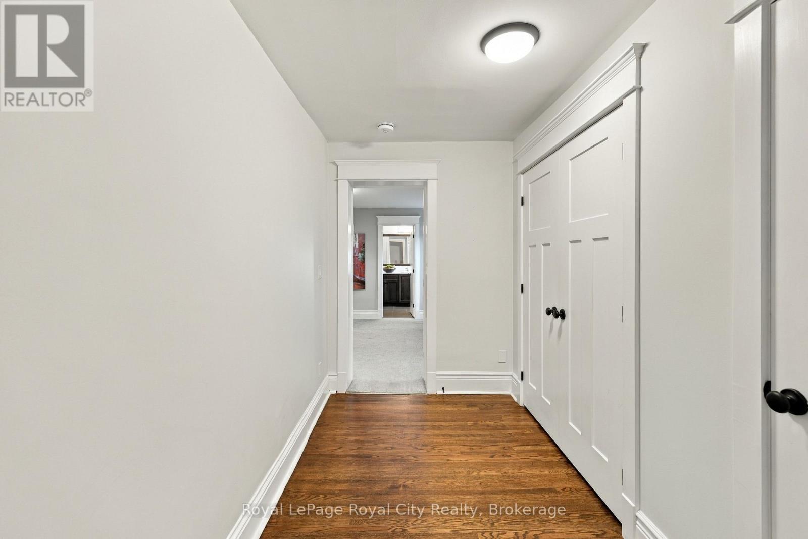 40 LYON AVENUE - Image 20