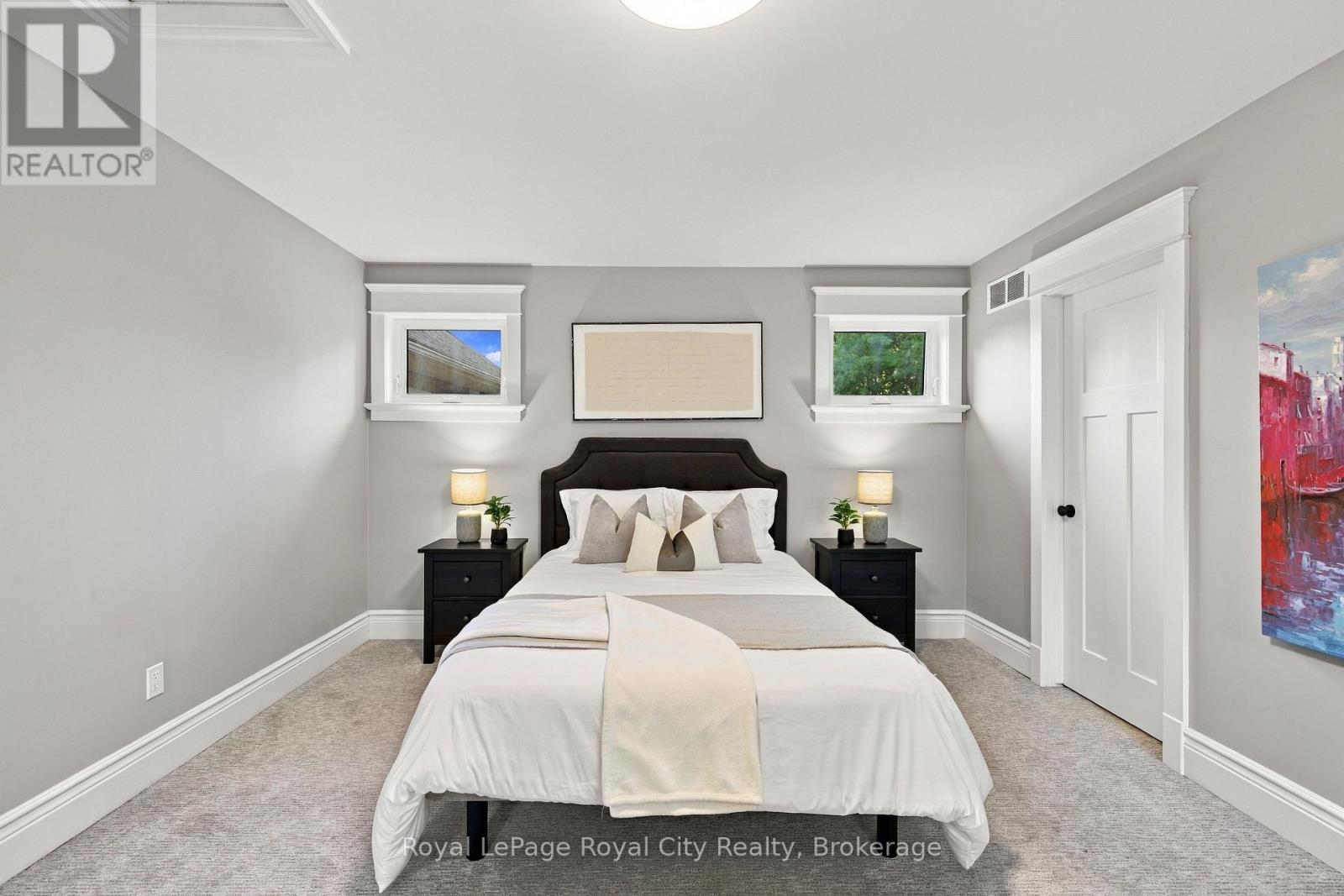 40 LYON AVENUE - Image 21