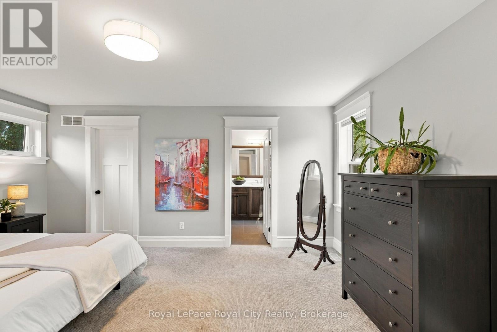 40 LYON AVENUE - Image 23
