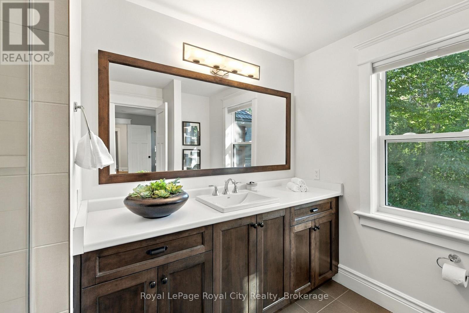 40 LYON AVENUE - Image 25