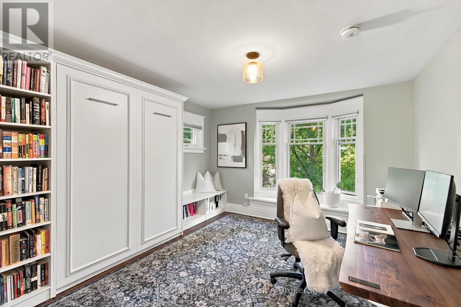 40 LYON AVENUE - Image 29