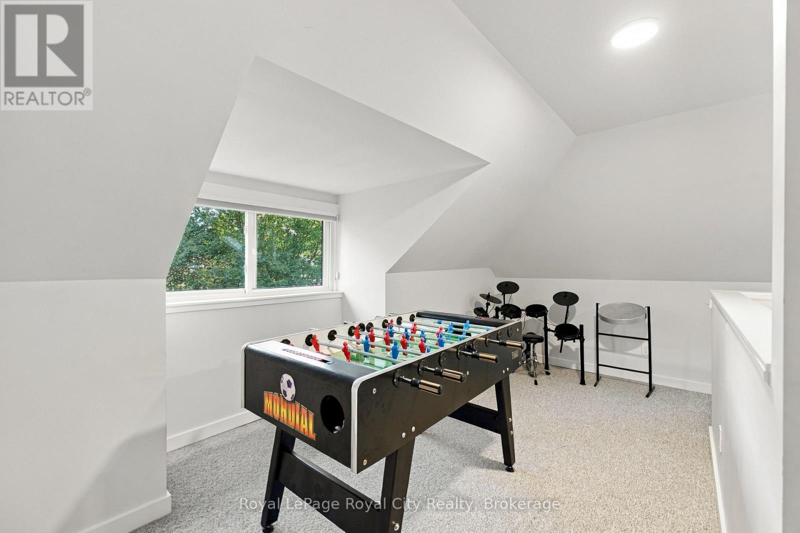 40 LYON AVENUE - Image 34