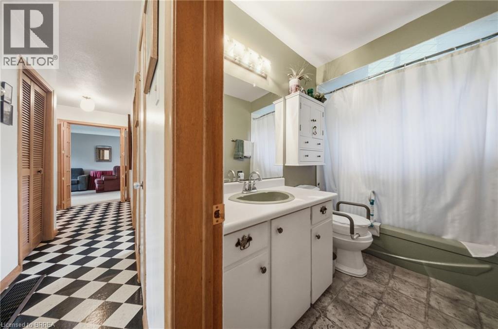 14 FALKLAND Road - Image 19