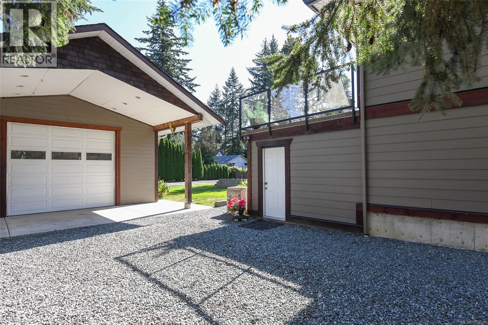 1530 Grayling Drive, Comox, British Columbia, V9M3Z7, Comox, British Columbia — photo 4 of 5