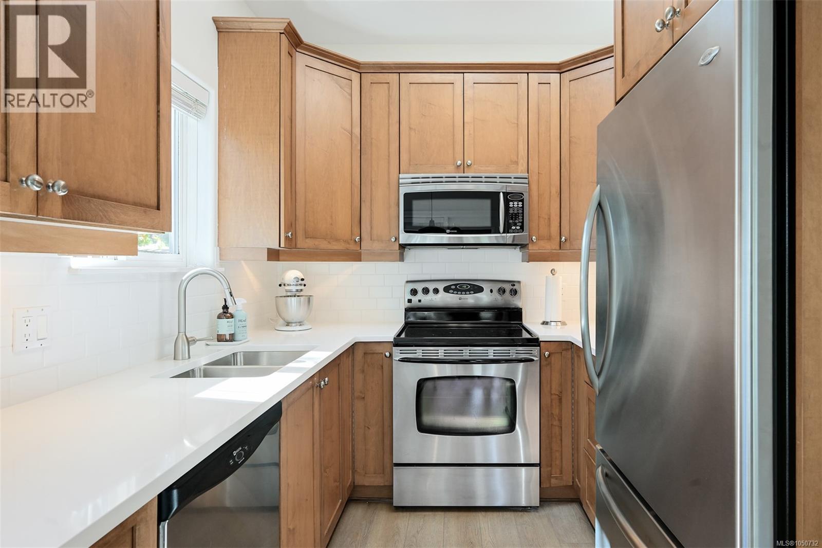  2563 Shelbourne Street, Victoria