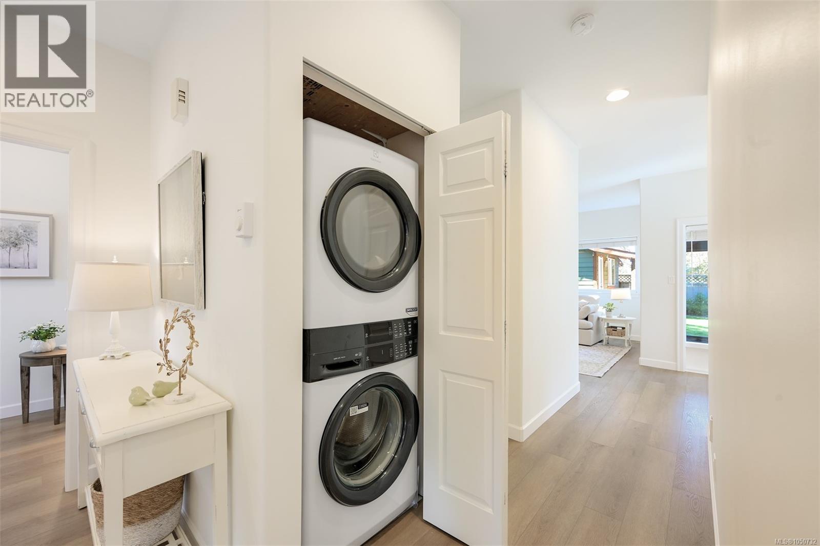 2563 Shelbourne Street, Victoria