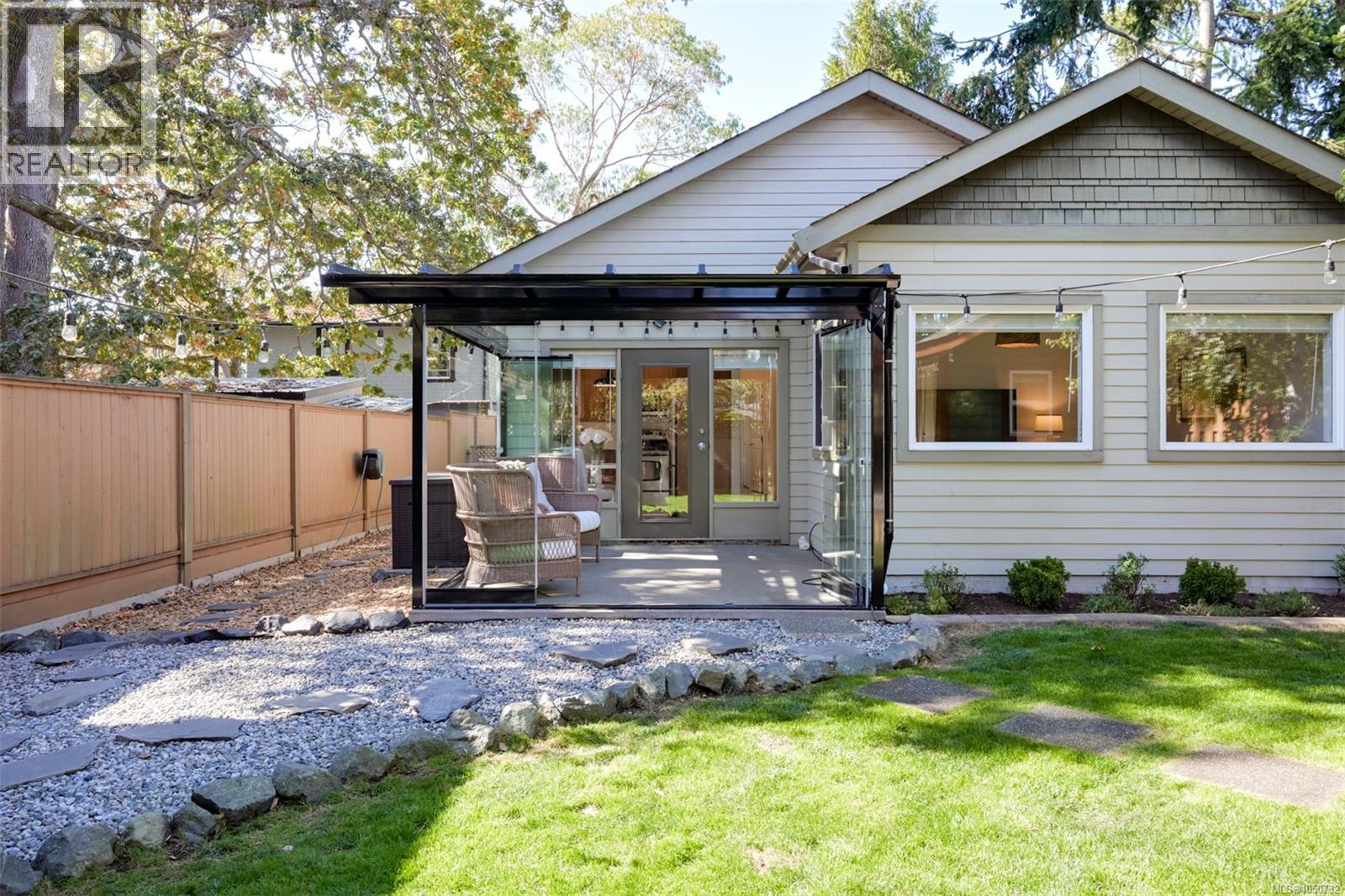  2563 Shelbourne Street, Victoria