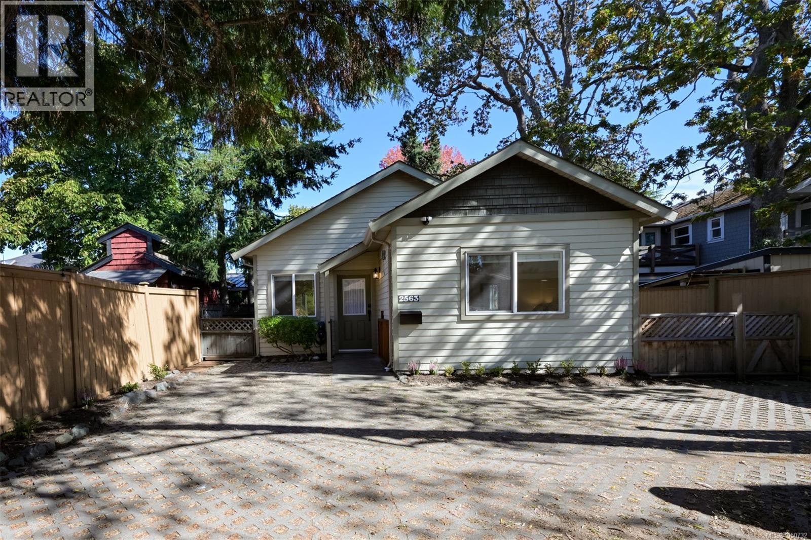 2563 Shelbourne Street, Victoria