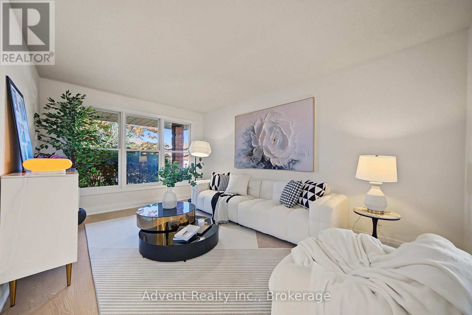 Photo of 108 VALLEYWAY CRESCENT