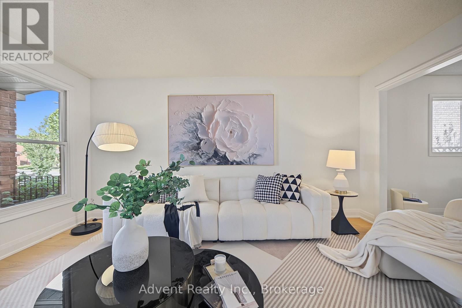 Photo of 108 VALLEYWAY CRESCENT