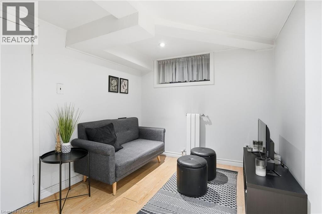 147 EMERALD Street S, Hamilton — photo 45