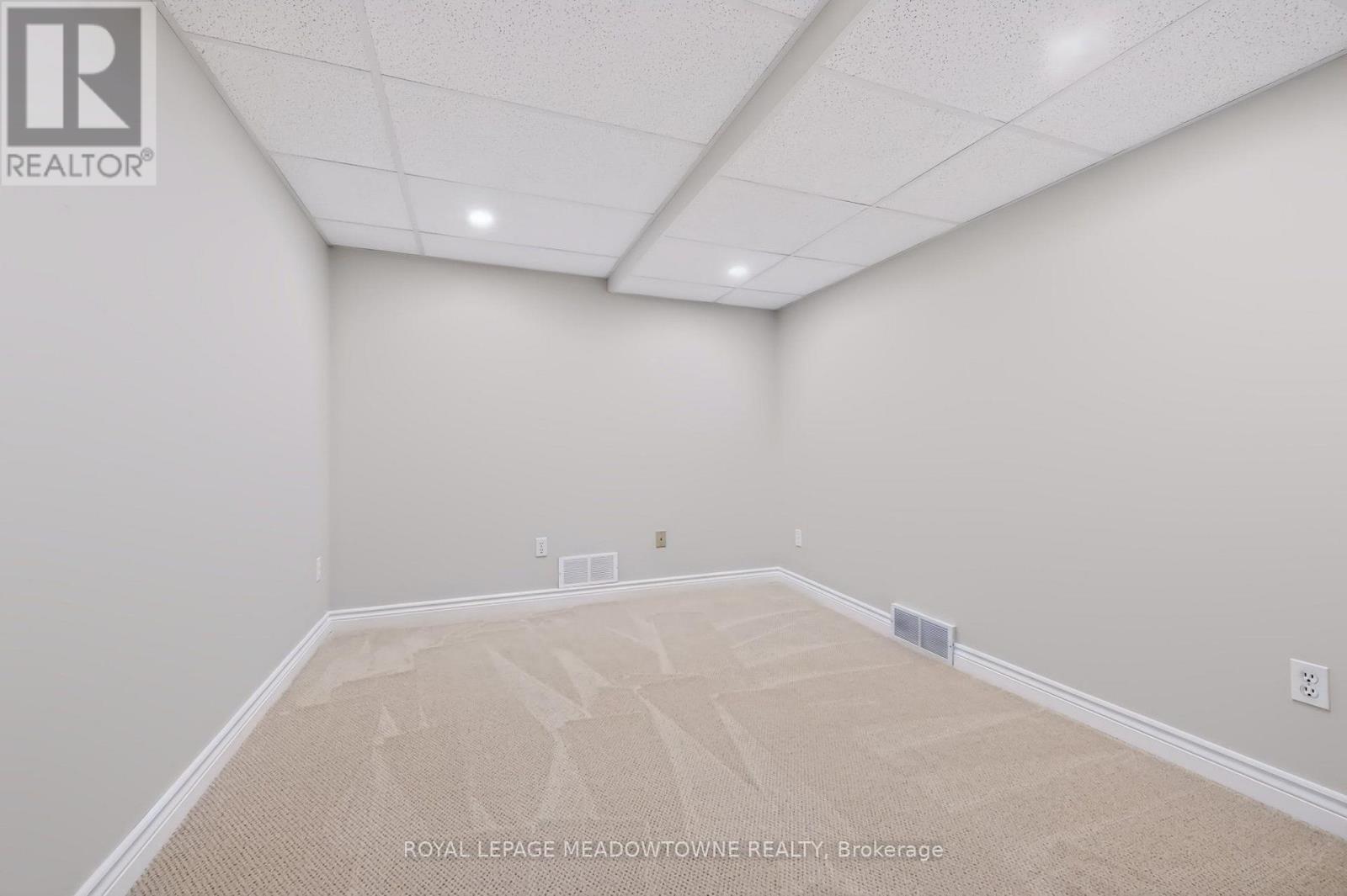 16 HARROP AVENUE - Image 36