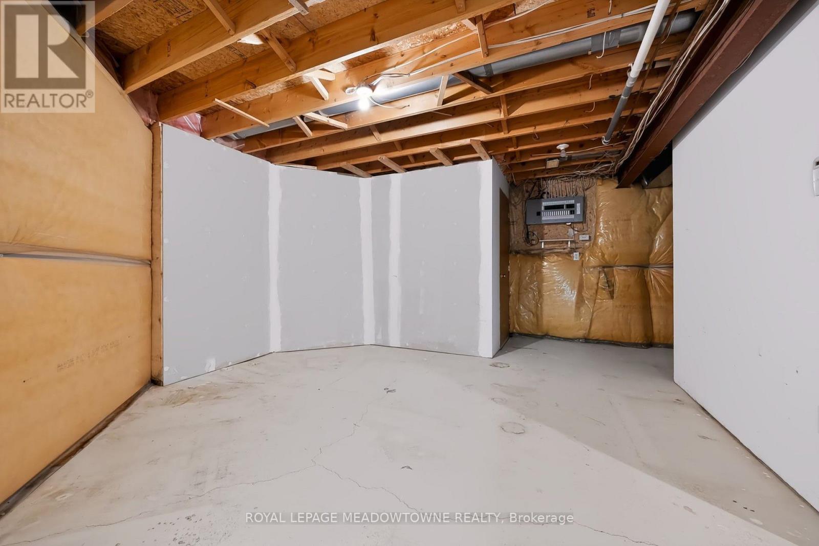 16 HARROP AVENUE - Image 43